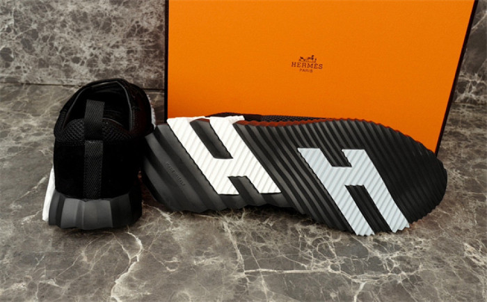 H**me5 Sneaker