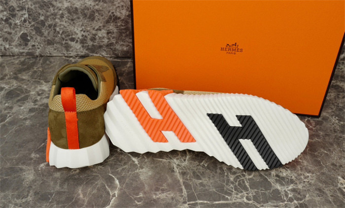H**me5 Sneaker
