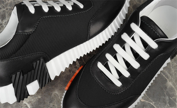 H**me5 Sneaker