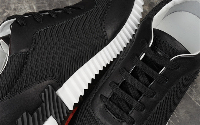 H**me5 Sneaker