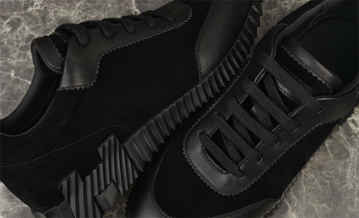 H**me5 Sneaker
