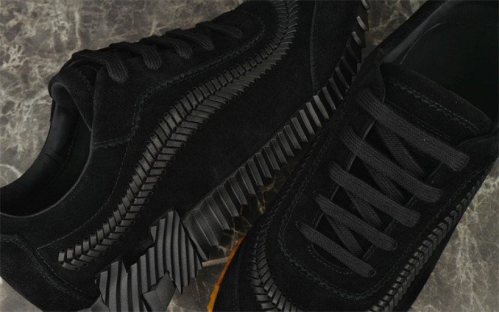 H**me5 Sneaker