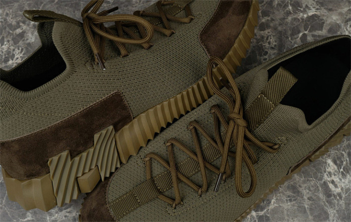 H**me5 Sneaker