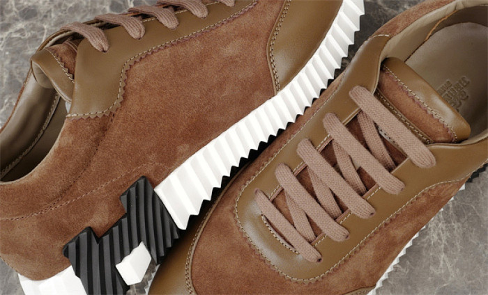 H**me5 Sneaker