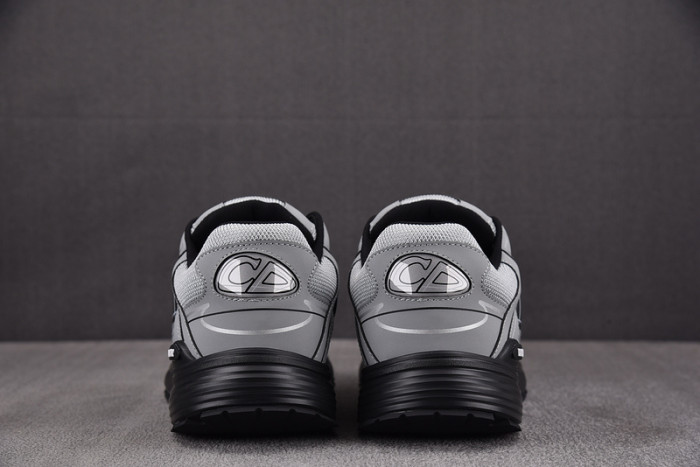 D10R B30 SNEAKER