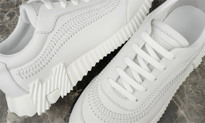 H**me5 Sneaker