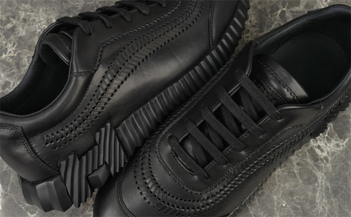 H**me5 Sneaker