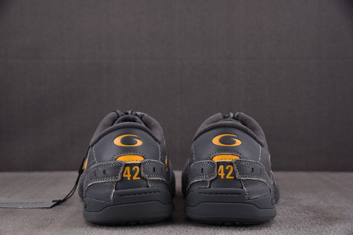 BLCG Hamptons Worn-out Sneaker 841765 WCURB 1180