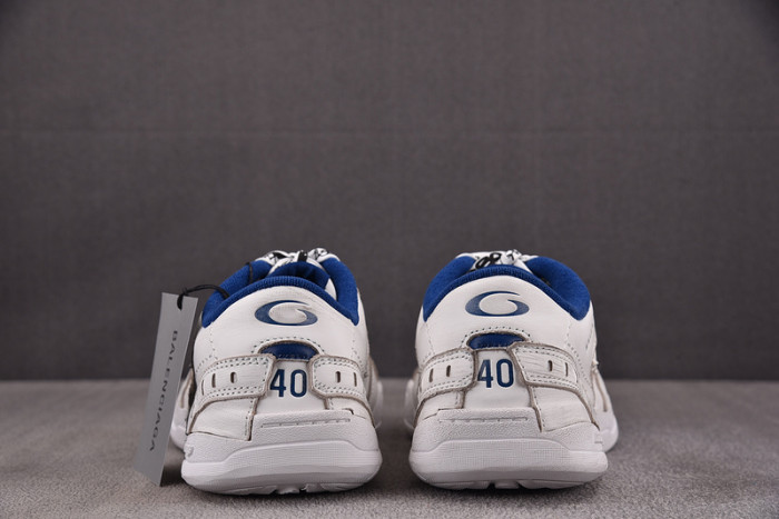 BLCG Hamptons Worn-out Sneaker 841765 WCURB 9141