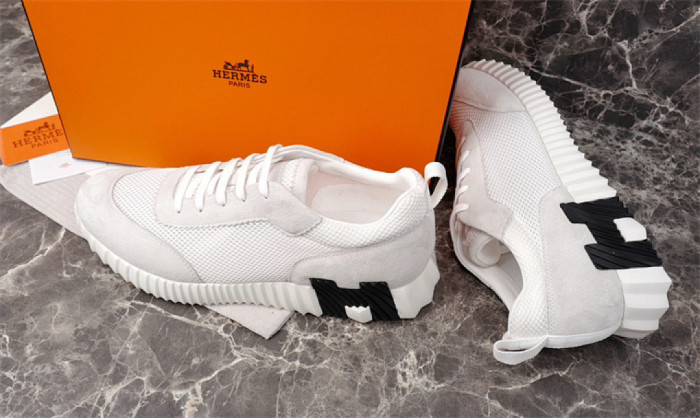 H**me5 Sneaker