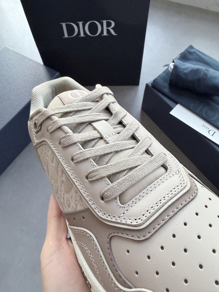 D10R B27 Sneaker