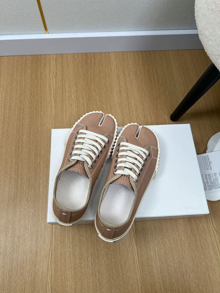 Ma1s0n Marg*e1a Tabi Low Top