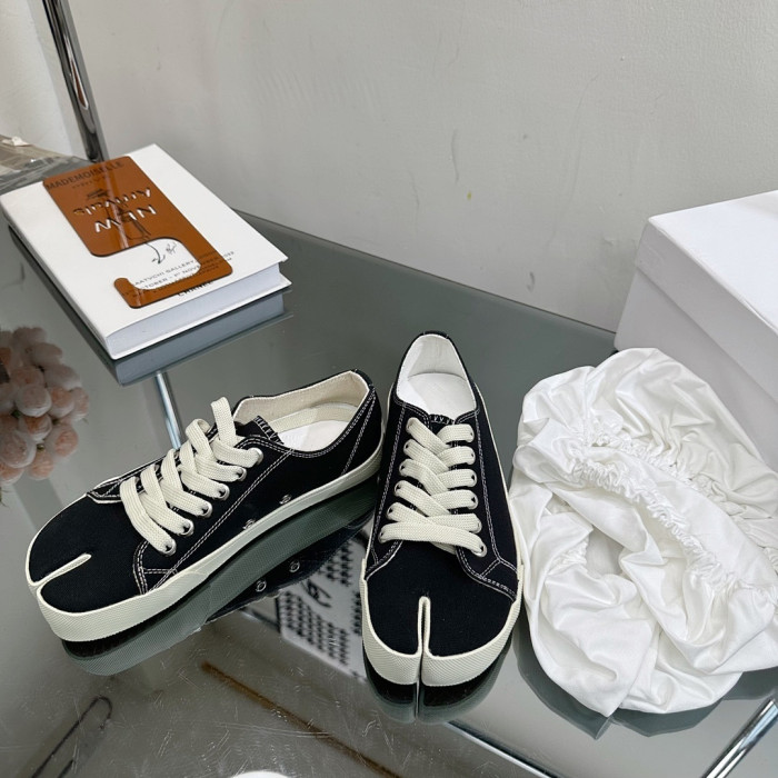 Ma1s0n Marg*e1a Tabi Low Top