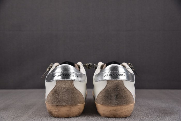GGDB Low-Top Shoes