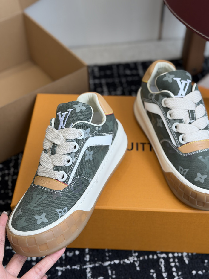 Lou1su1tt Tilted Sneaker