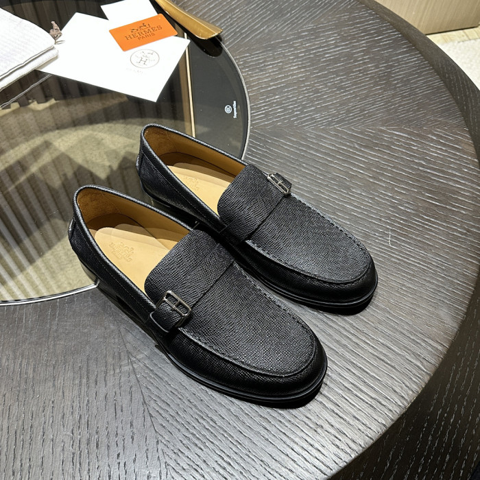 H**me5 Loafer