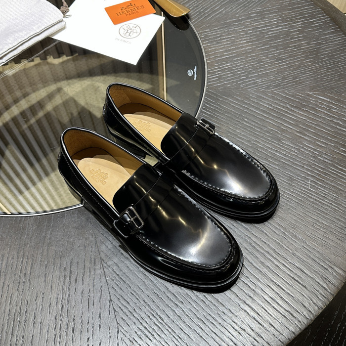 H**me5 Loafer