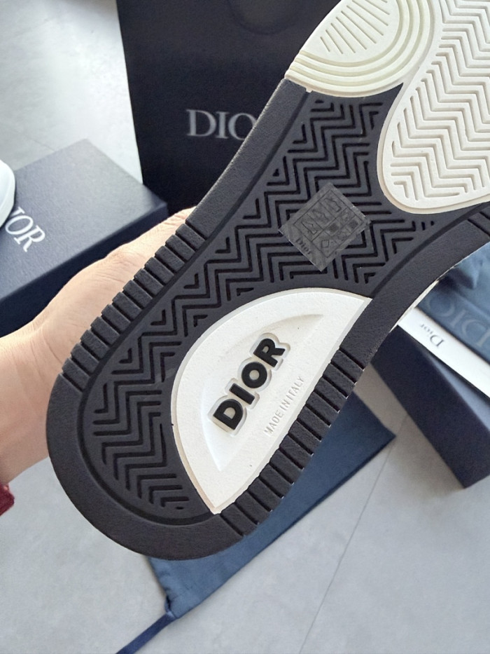 D10R B27 Sneaker