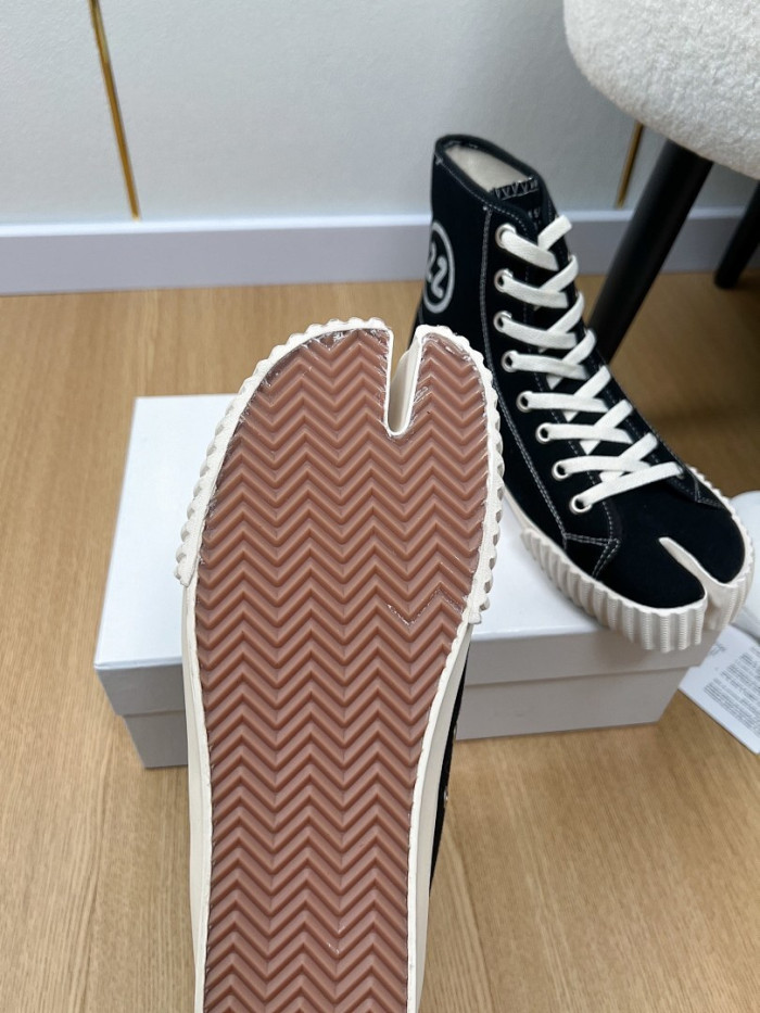 Ma1s0n Marg*e1a Tabi High Top