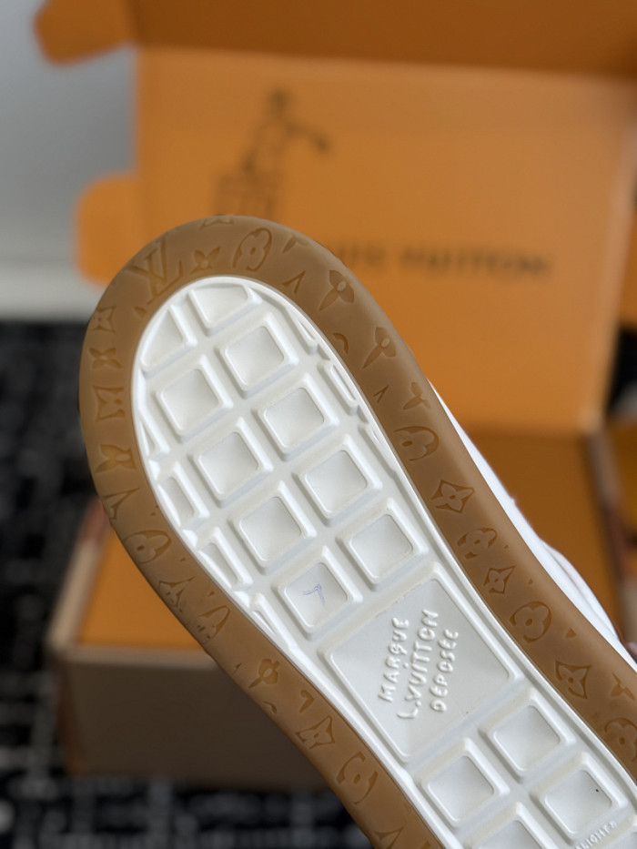 Lou1su1tt Tilted Sneaker