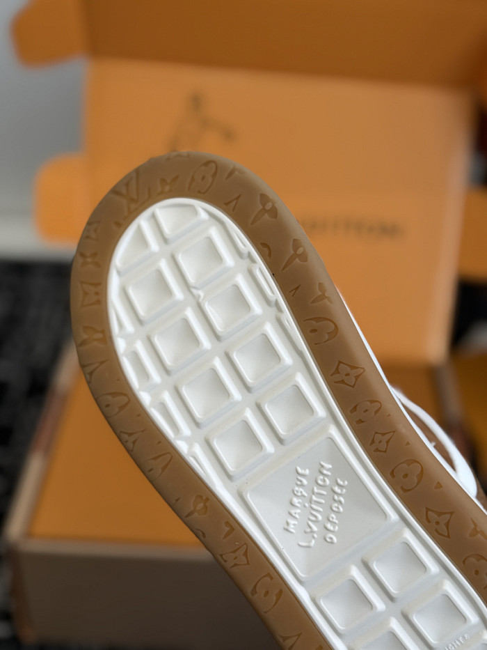 Lou1su1tt Tilted Sneaker