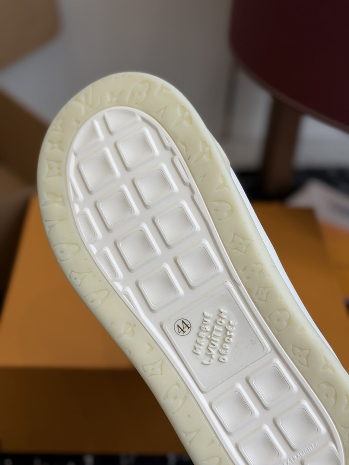 Lou1su1tt Tilted Sneaker