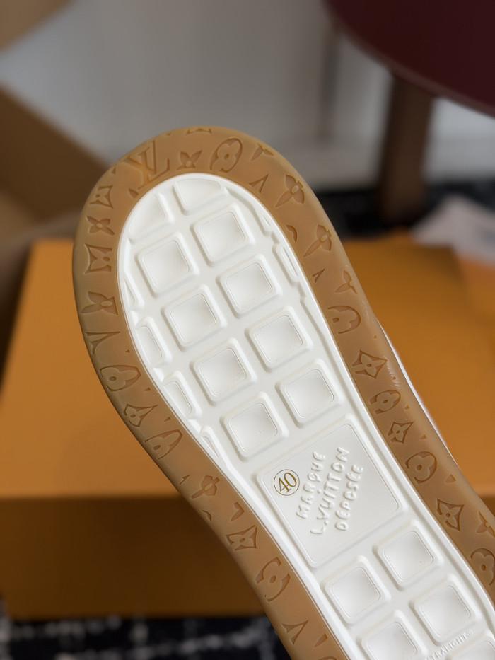 Lou1su1tt Tilted Sneaker
