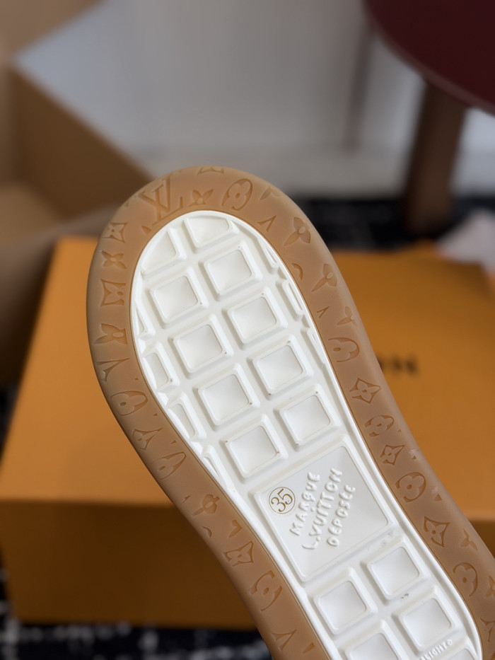 Lou1su1tt Tilted Sneaker