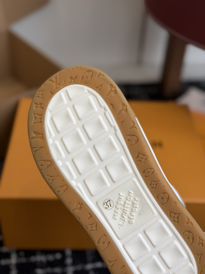Lou1su1tt Tilted Sneaker