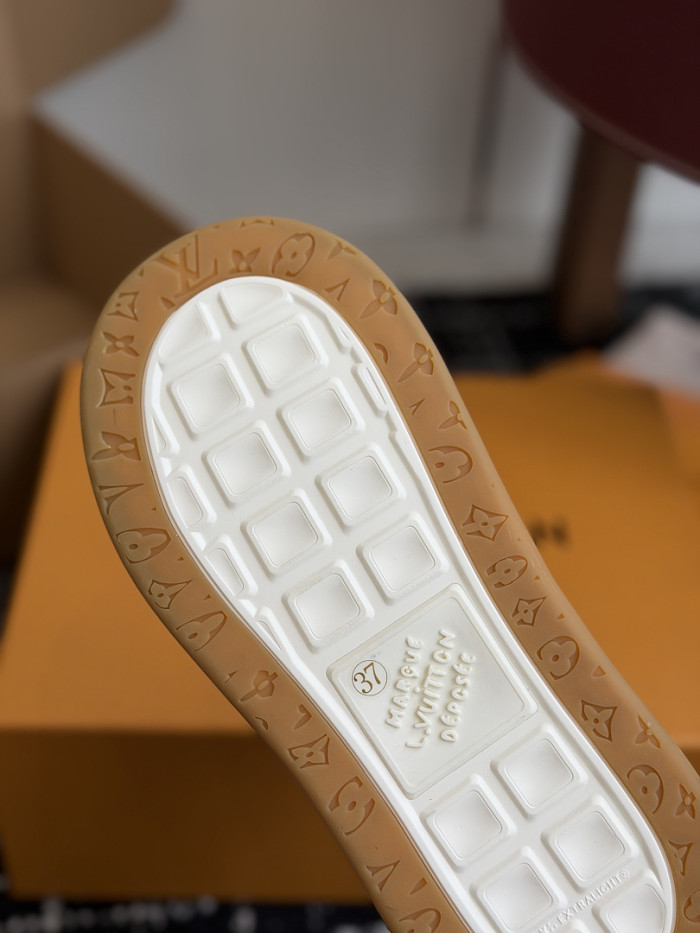 Lou1su1tt Tilted Sneaker