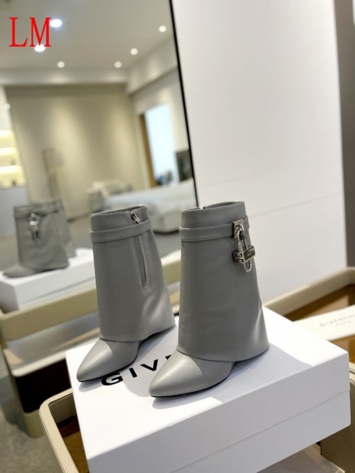 G1VENCHY BOOTS