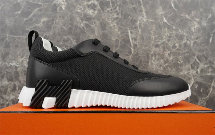 H**me5 Sneaker