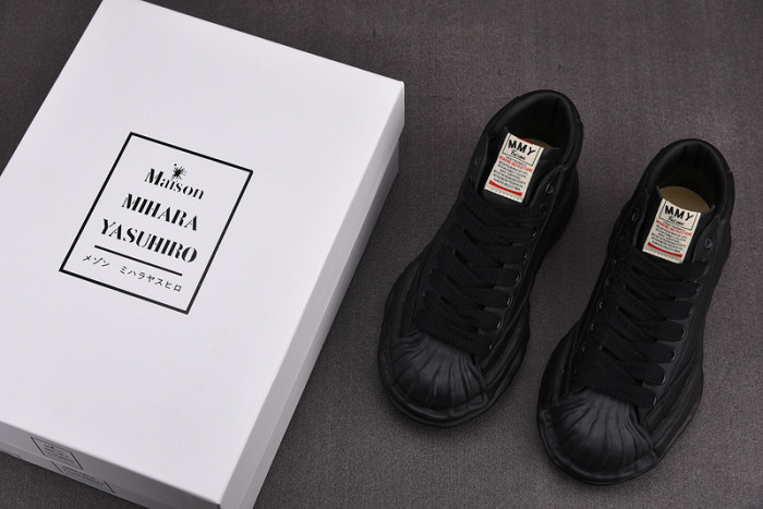 Ma1s0n MIHARA YASUHIRO SNEAKER