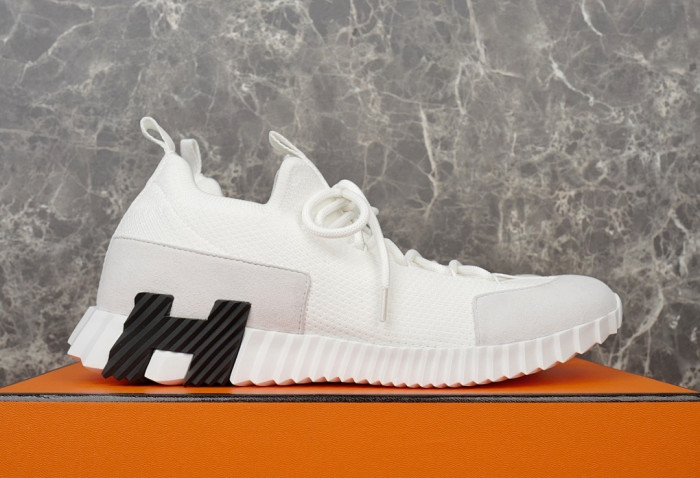 H**me5 Sneaker