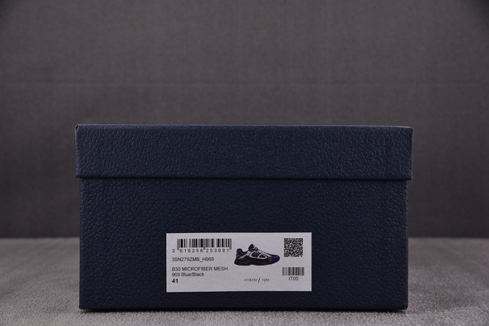 D10R B30 SNEAKER