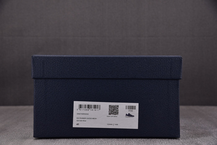 D10R B30 SNEAKER