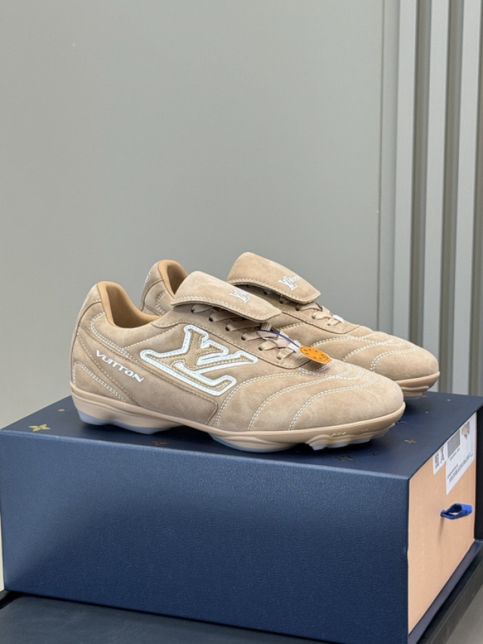 Lou1su1tt Footprint Soccer Beige