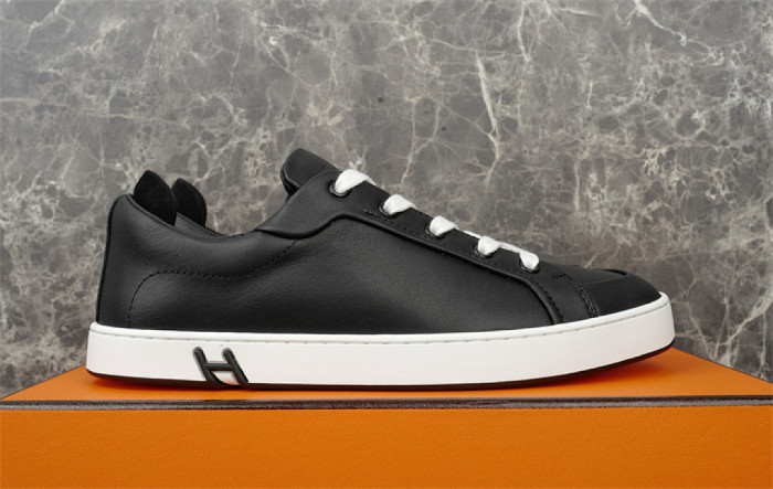 H**me5 Sneaker