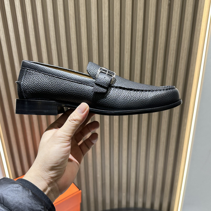 H**me5 Loafer