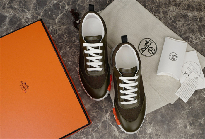 H**me5 Sneaker
