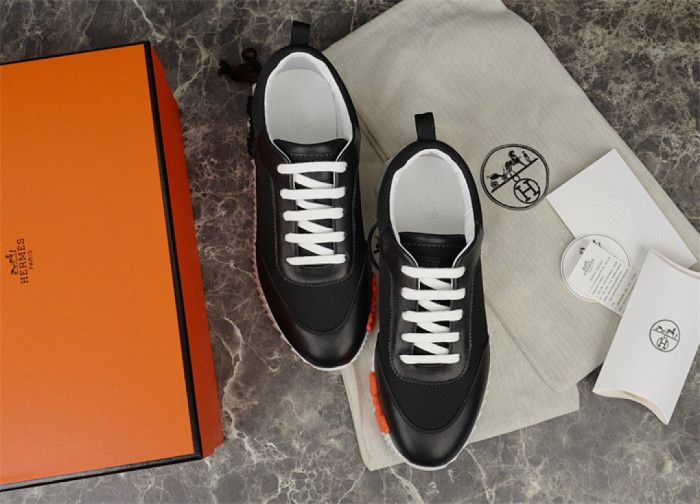 H**me5 Sneaker