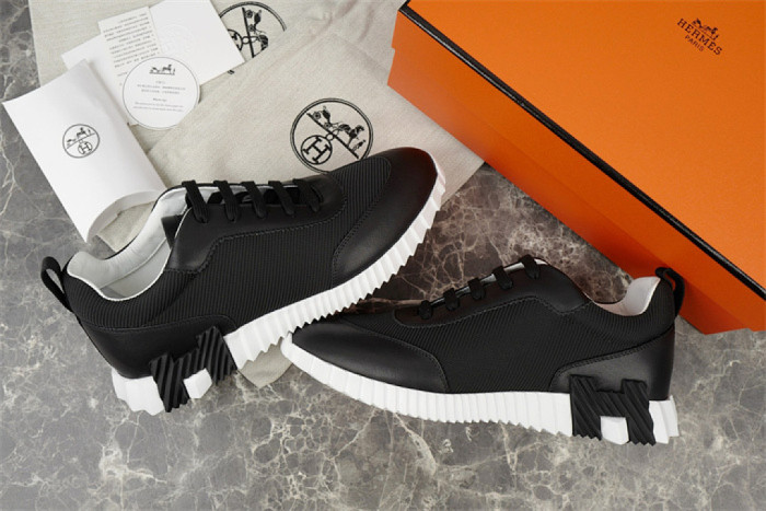 H**me5 Sneaker