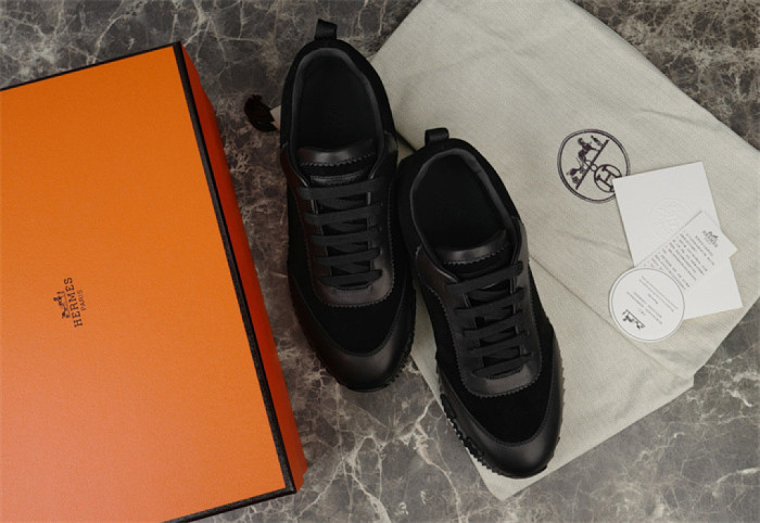 H**me5 Sneaker