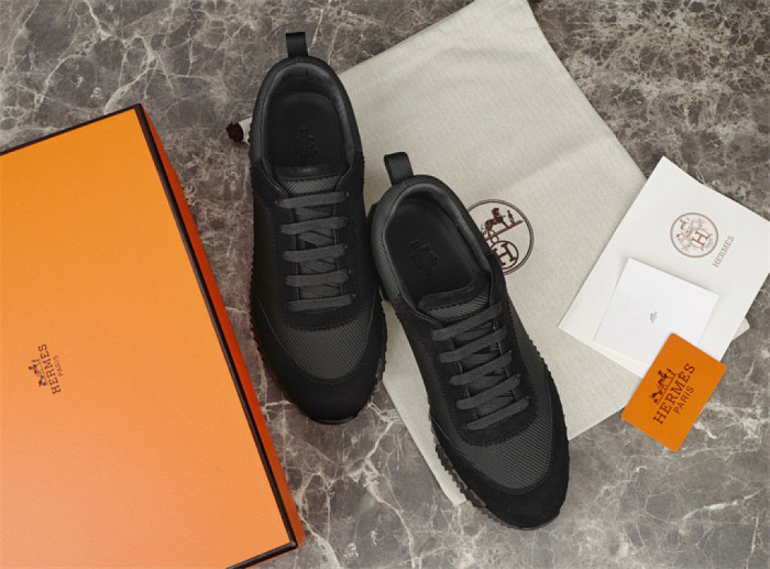H**me5 Sneaker