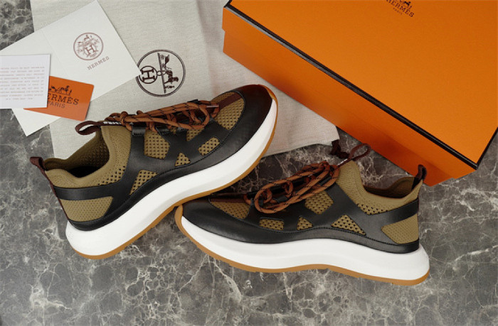 H**me5 Sneaker