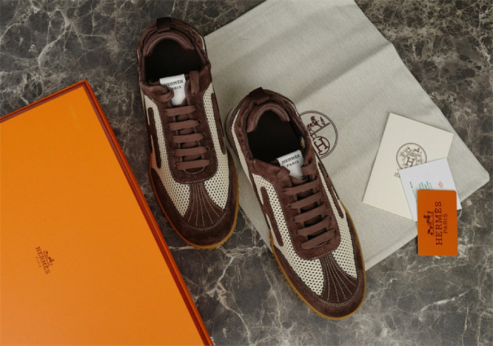 H**me5 Sneaker