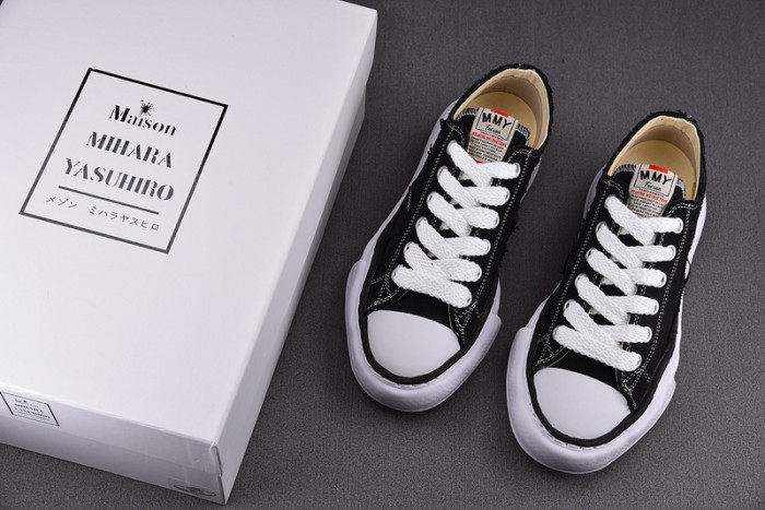 Ma1s0n MIHARA YASUHIRO SNEAKER
