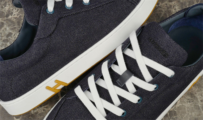 H**me5 Sneaker