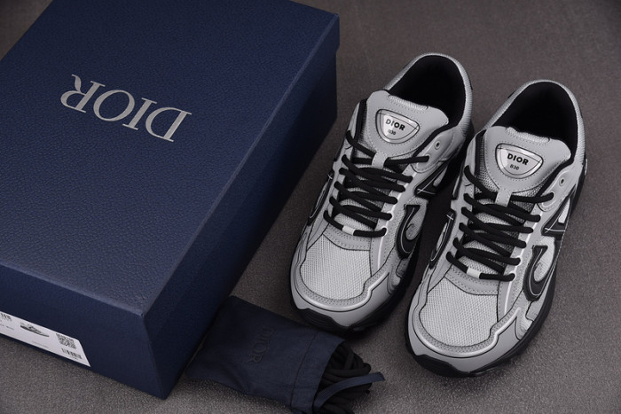 D10R B30 SNEAKER