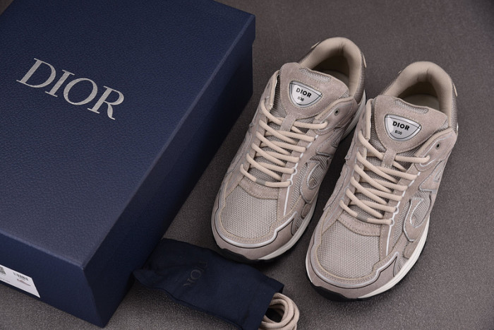 D10R B30 SNEAKER